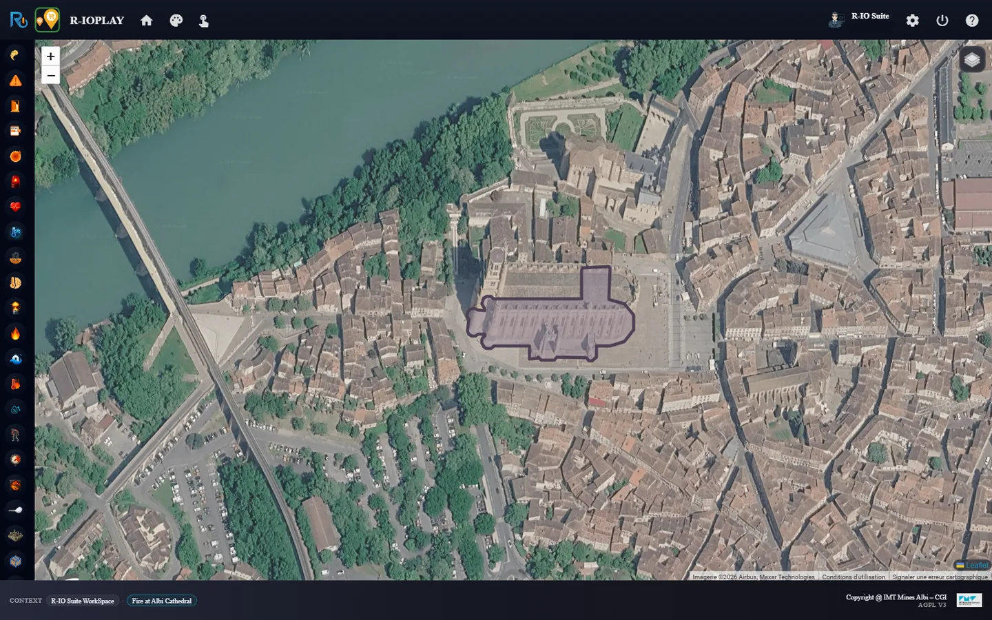 The footprint of Sainte-Cecile Cathedral matches the building on the satellite view.